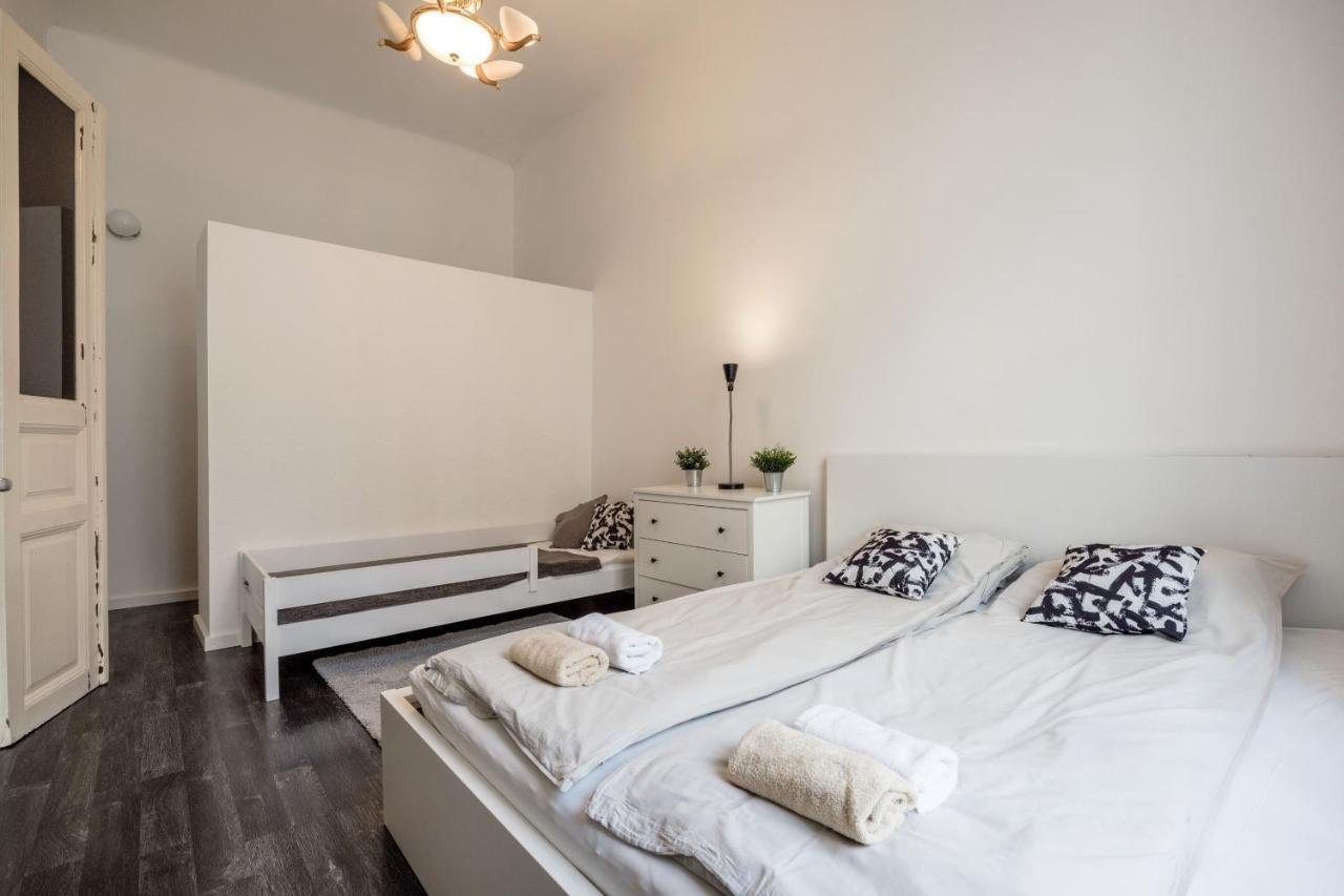 Spacious Apartment Almassy Budapest Exterior foto