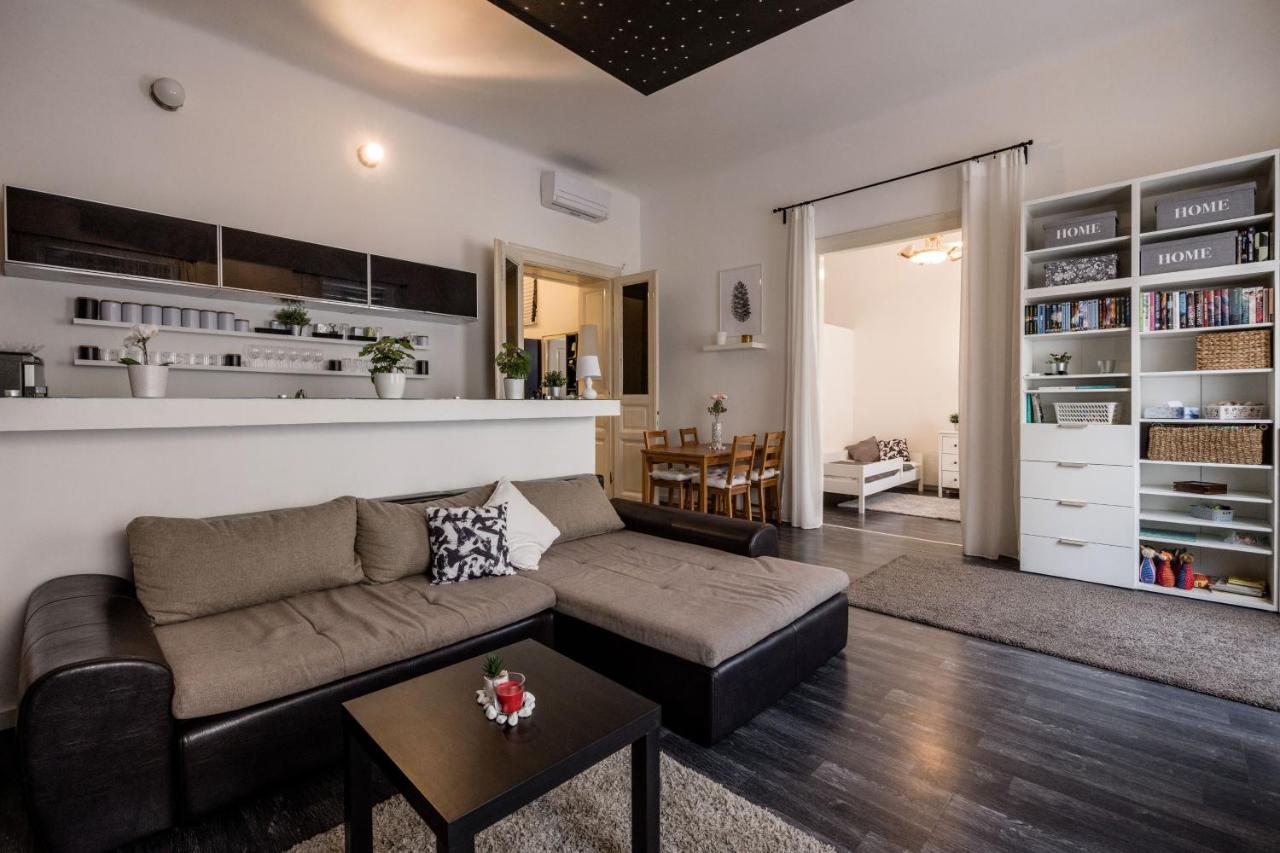 Spacious Apartment Almassy Budapest Exterior foto