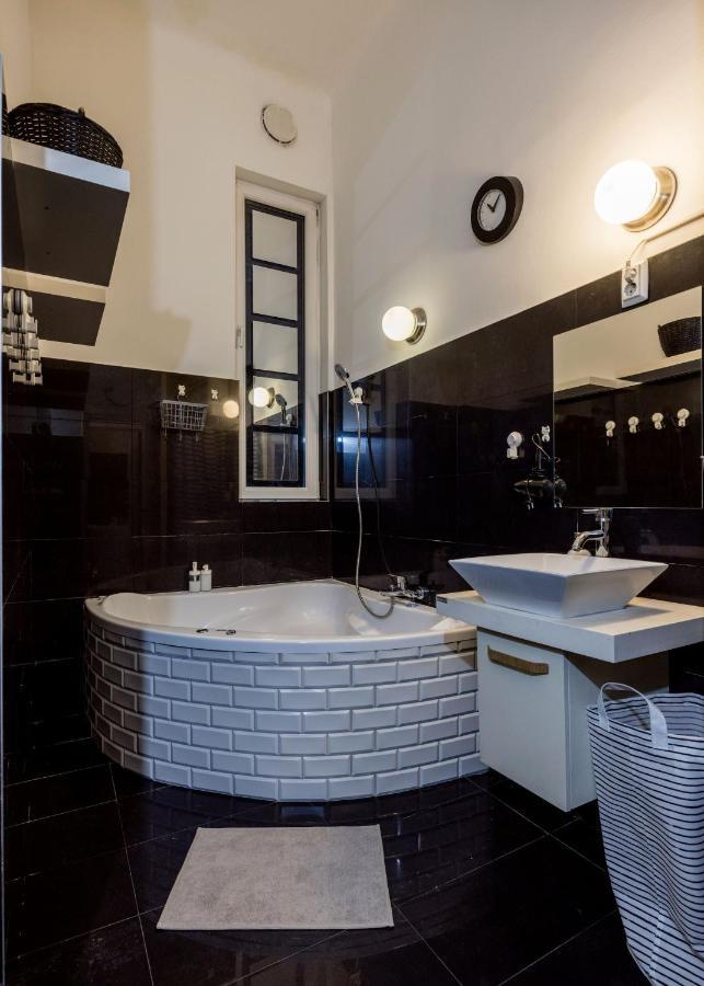 Spacious Apartment Almassy Budapest Exterior foto