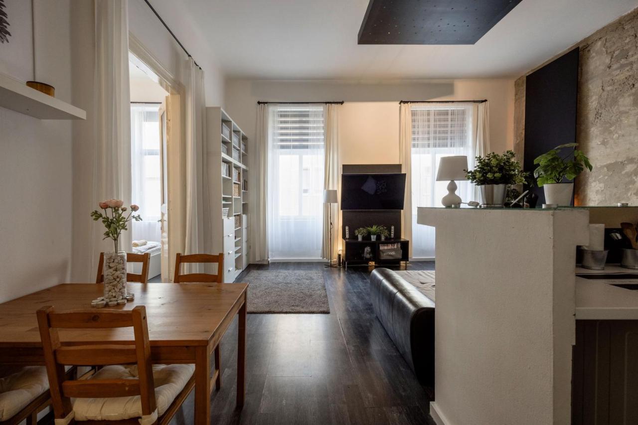 Spacious Apartment Almassy Budapest Exterior foto