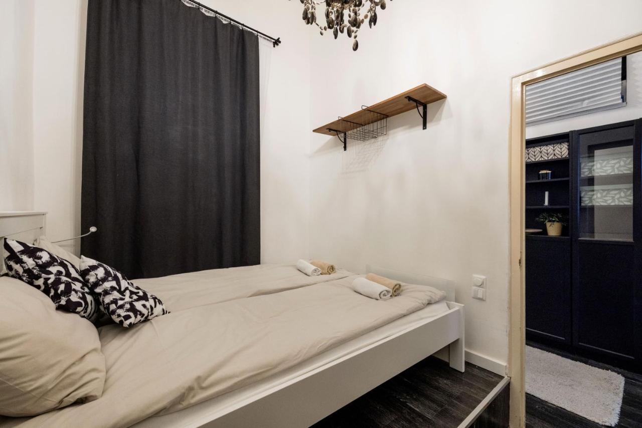 Spacious Apartment Almassy Budapest Exterior foto
